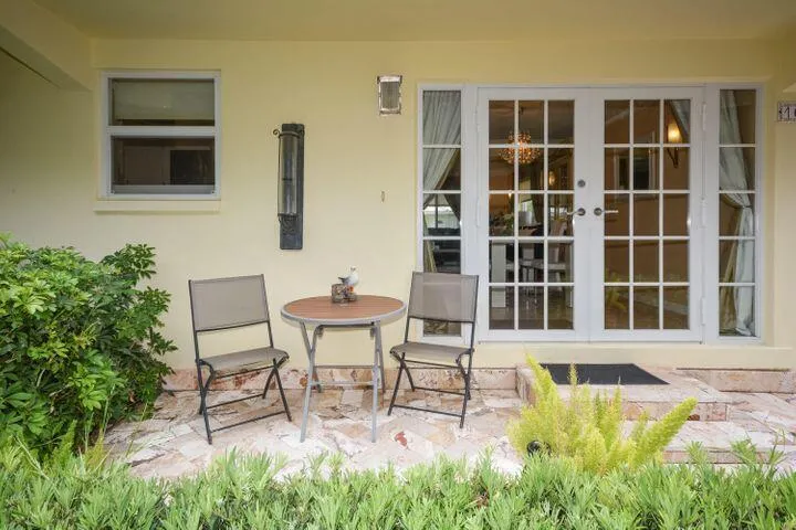 1920 S OCEAN BOULEVARD #10 Delray Beach, FL 33483