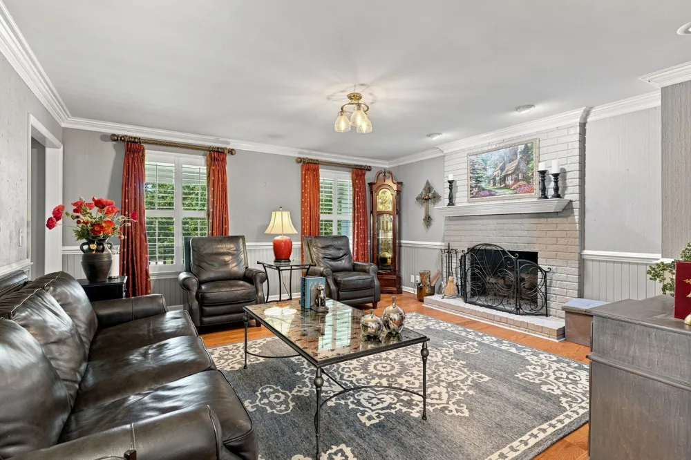 100 Applewood Valley Dr Hendersonville, TN 37075