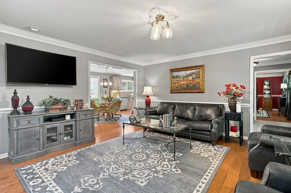 100 Applewood Valley Dr Hendersonville, TN 37075