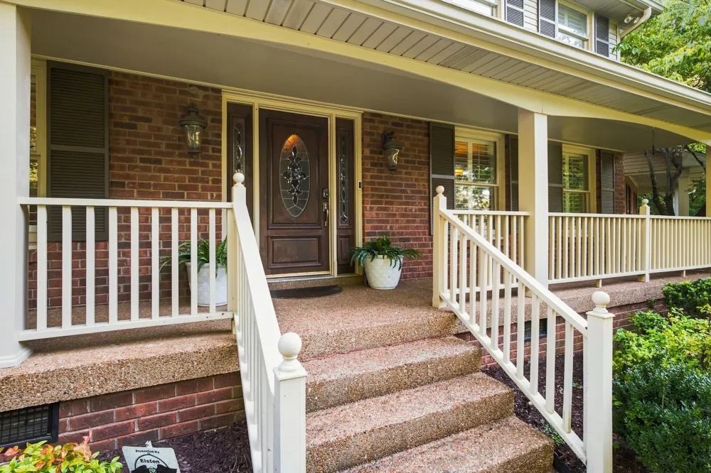 100 Applewood Valley Dr Hendersonville, TN 37075