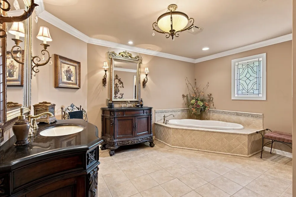 100 Applewood Valley Dr Hendersonville, TN 37075