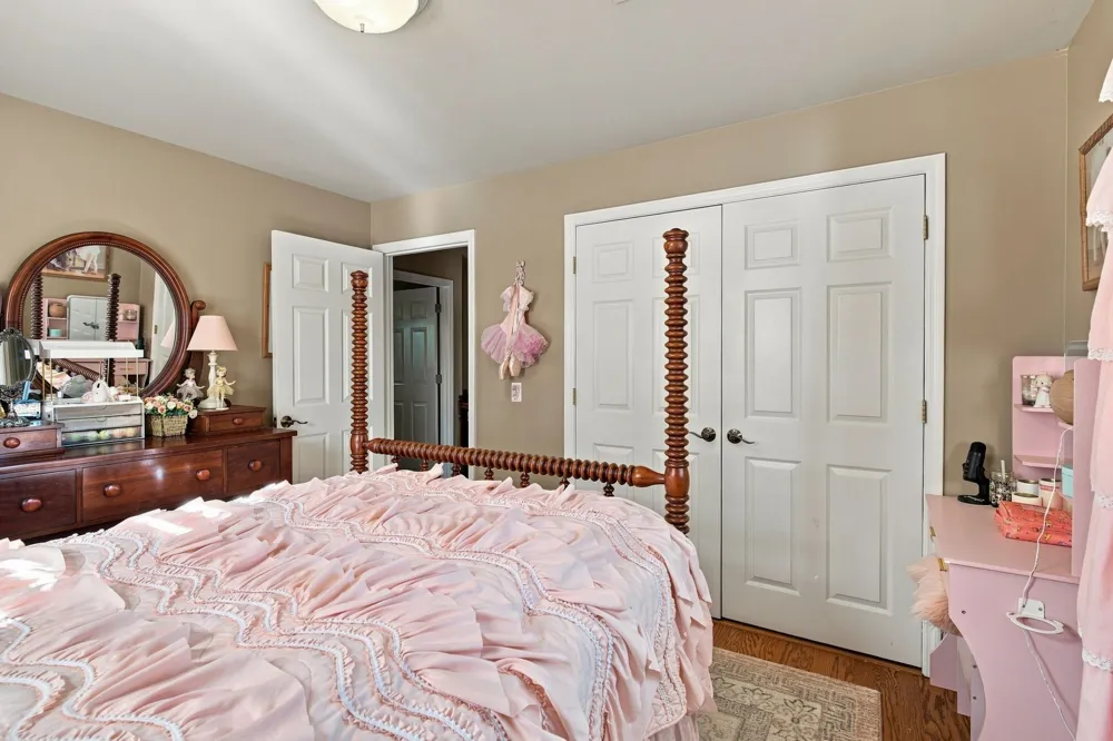 100 Applewood Valley Dr Hendersonville, TN 37075