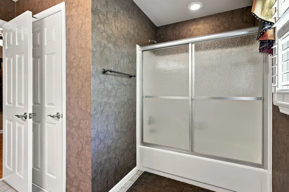 100 Applewood Valley Dr Hendersonville, TN 37075