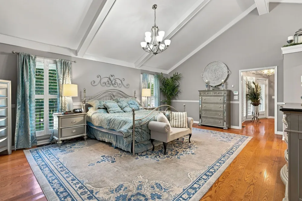 100 Applewood Valley Dr Hendersonville, TN 37075