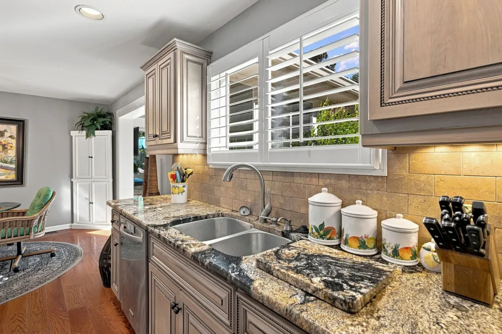 100 Applewood Valley Dr Hendersonville, TN 37075