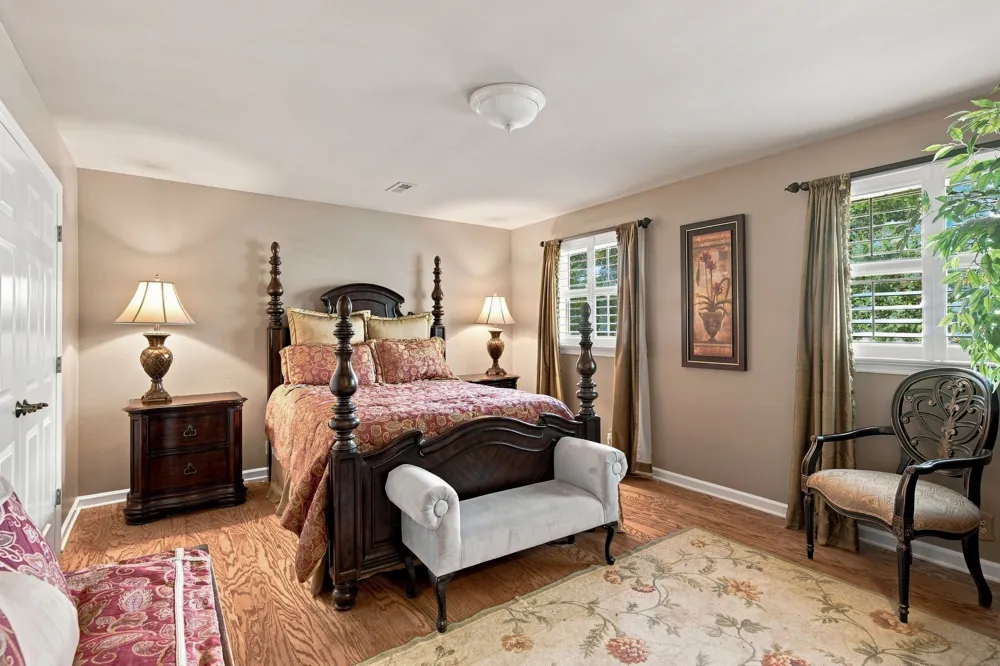 100 Applewood Valley Dr Hendersonville, TN 37075