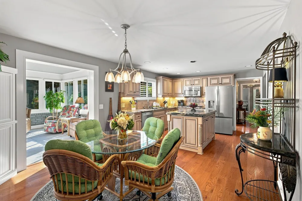 100 Applewood Valley Dr Hendersonville, TN 37075