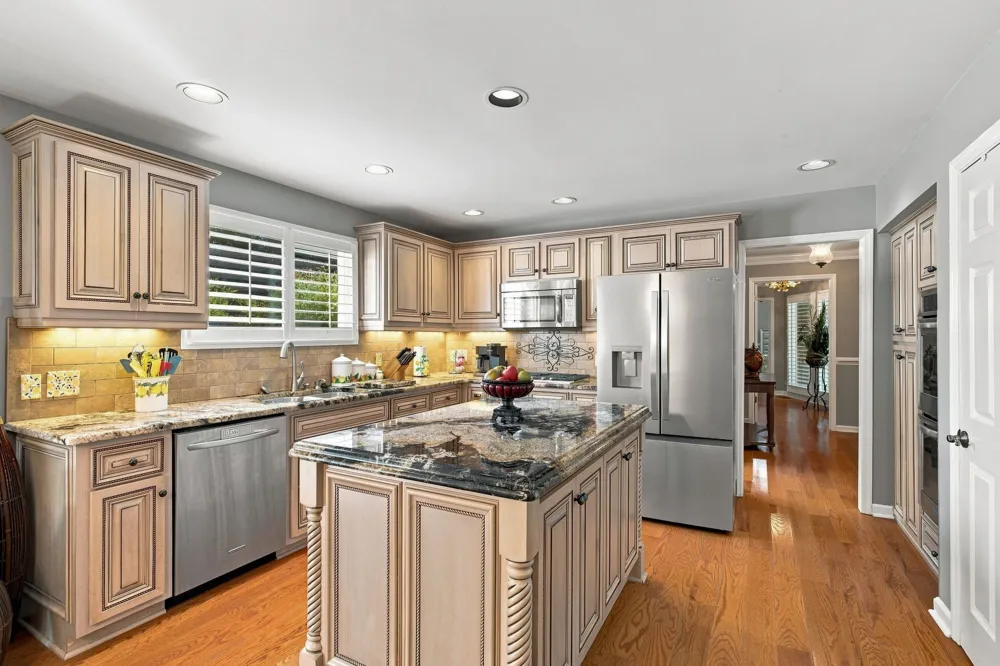 100 Applewood Valley Dr Hendersonville, TN 37075