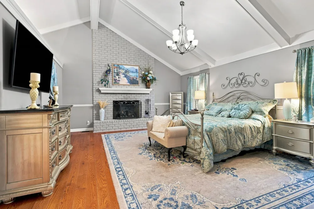 100 Applewood Valley Dr Hendersonville, TN 37075