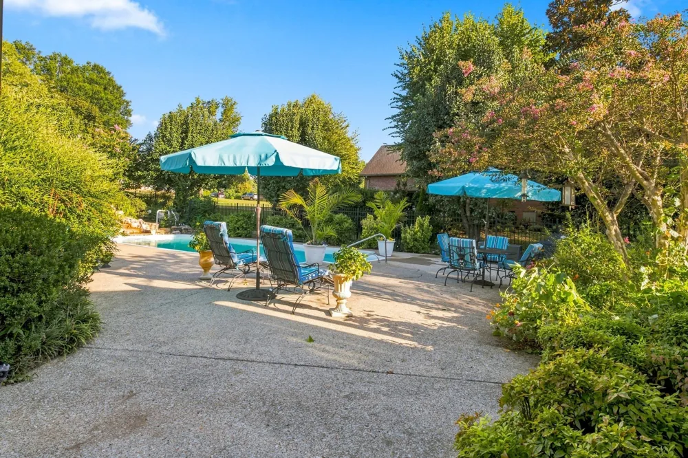 100 Applewood Valley Dr Hendersonville, TN 37075