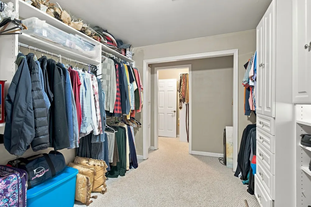 100 Applewood Valley Dr Hendersonville, TN 37075