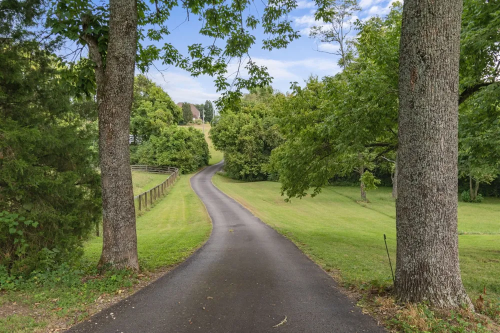3689 Trousdale Ln Columbia, TN 38401