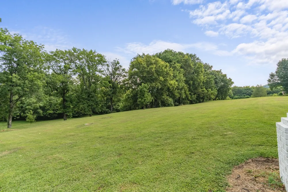 3689 Trousdale Ln Columbia, TN 38401