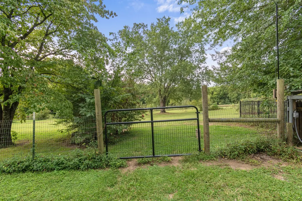 3689 Trousdale Ln Columbia, TN 38401