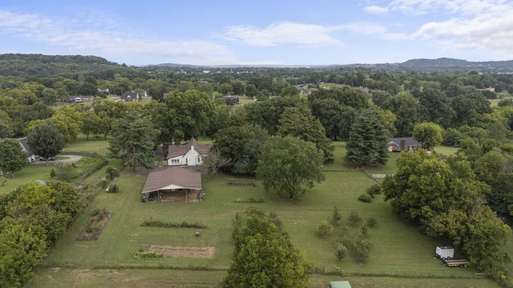 3689 Trousdale Ln Columbia, TN 38401