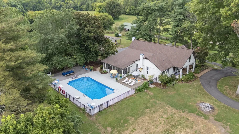 3689 Trousdale Ln Columbia, TN 38401