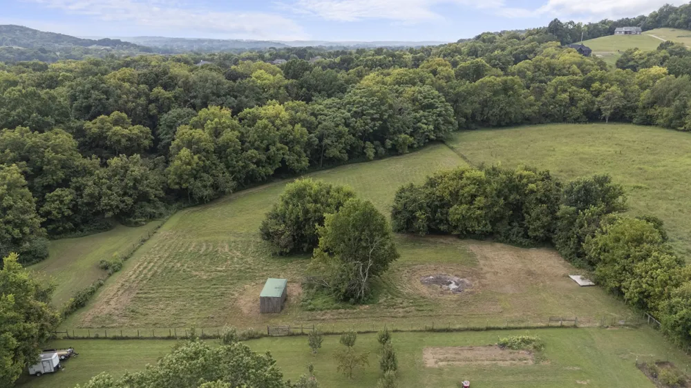 3689 Trousdale Ln Columbia, TN 38401