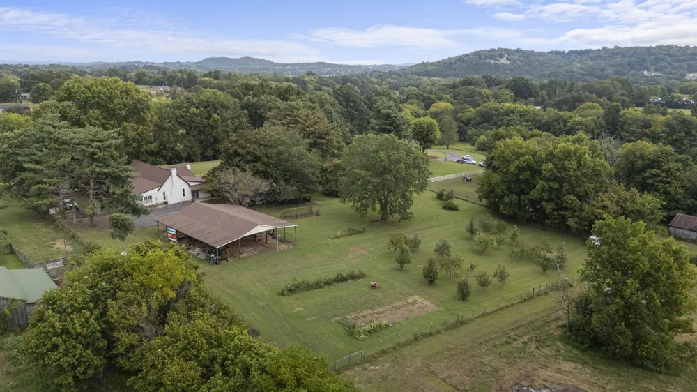 3689 Trousdale Ln Columbia, TN 38401