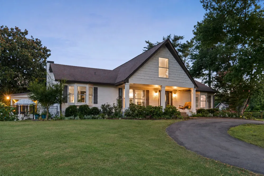 3689 Trousdale Ln Columbia, TN 38401