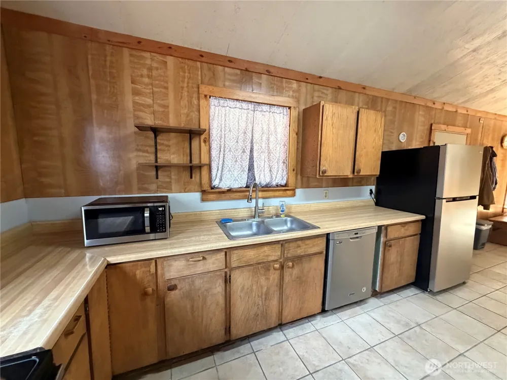 519 Pontiac Ridge Road Oroville, WA 98844
