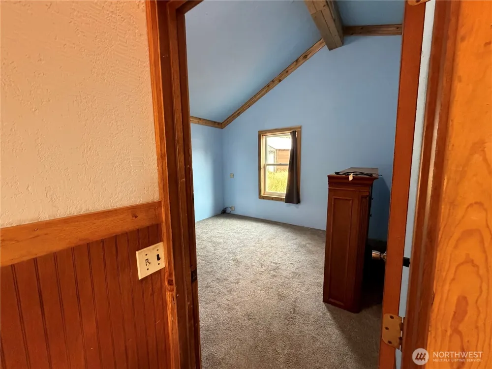 519 Pontiac Ridge Road Oroville, WA 98844