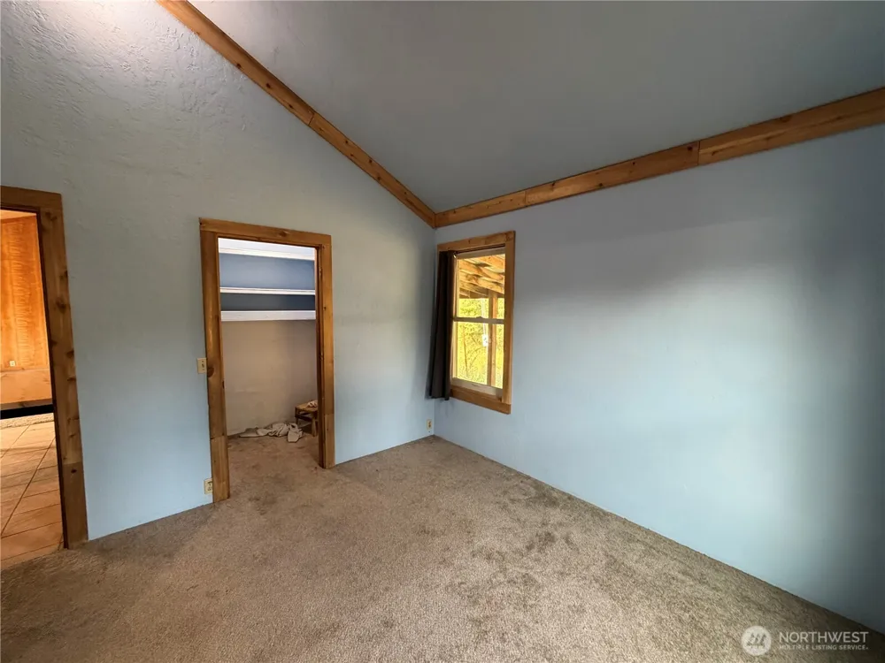 519 Pontiac Ridge Road Oroville, WA 98844