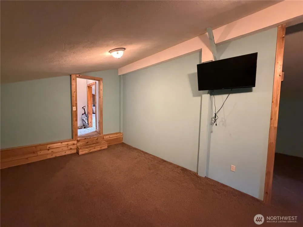 519 Pontiac Ridge Road Oroville, WA 98844