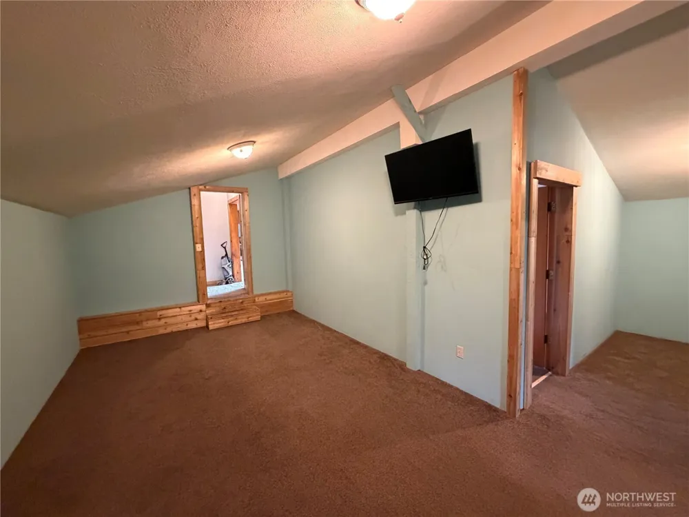 519 Pontiac Ridge Road Oroville, WA 98844