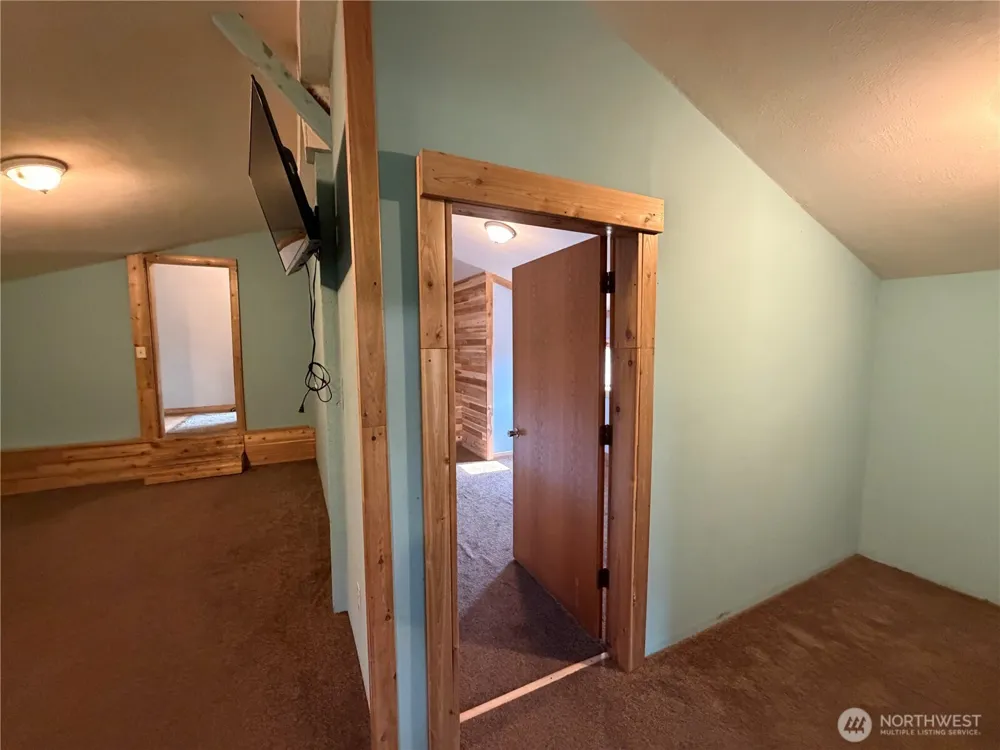 519 Pontiac Ridge Road Oroville, WA 98844