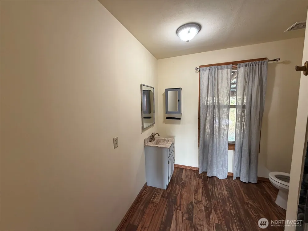 519 Pontiac Ridge Road Oroville, WA 98844