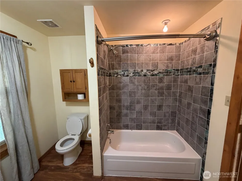 519 Pontiac Ridge Road Oroville, WA 98844