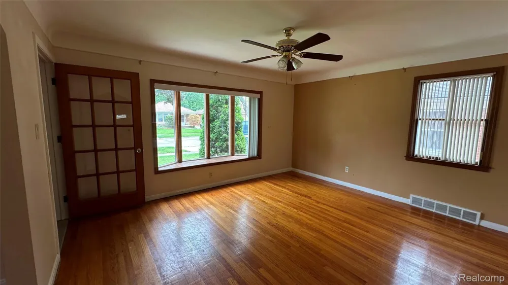 8243 Virgil Street S Dearborn Heights City, MI 48127