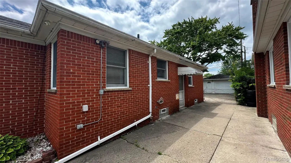 8243 Virgil Street S Dearborn Heights City, MI 48127