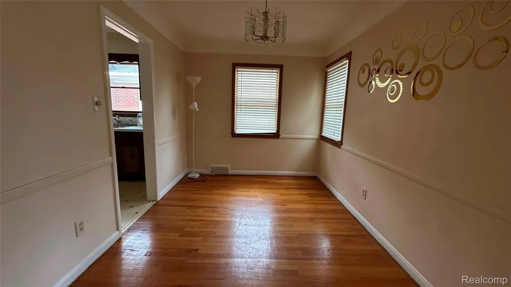 8243 Virgil Street S Dearborn Heights City, MI 48127