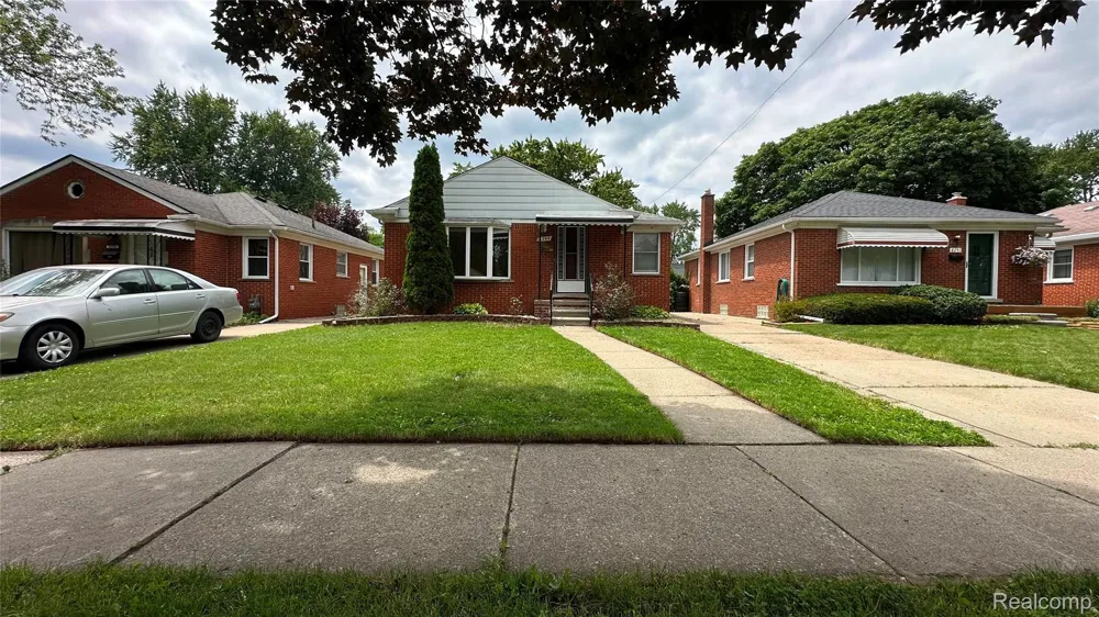 8243 Virgil Street S Dearborn Heights City, MI 48127