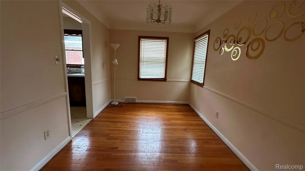8243 Virgil Street S Dearborn Heights City, MI 48127