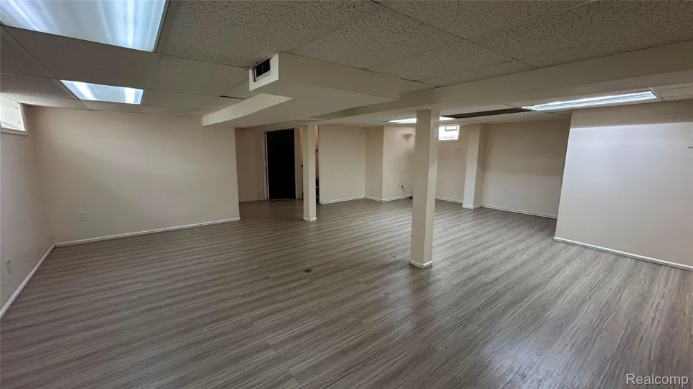 8243 Virgil Street S Dearborn Heights City, MI 48127