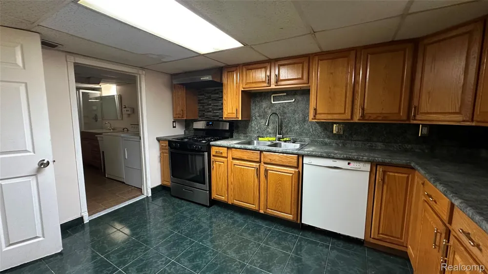 8243 Virgil Street S Dearborn Heights City, MI 48127
