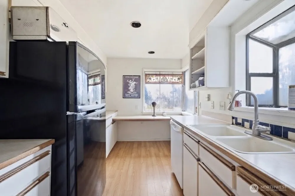 17115 32nd Ave NE Lake Forest Park, WA 98155