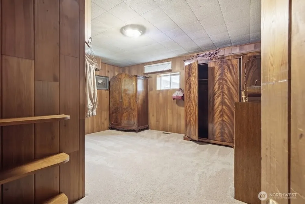 17115 32nd Ave NE Lake Forest Park, WA 98155