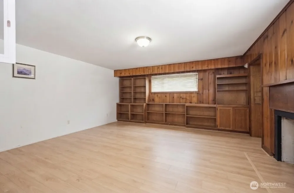 17115 32nd Ave NE Lake Forest Park, WA 98155