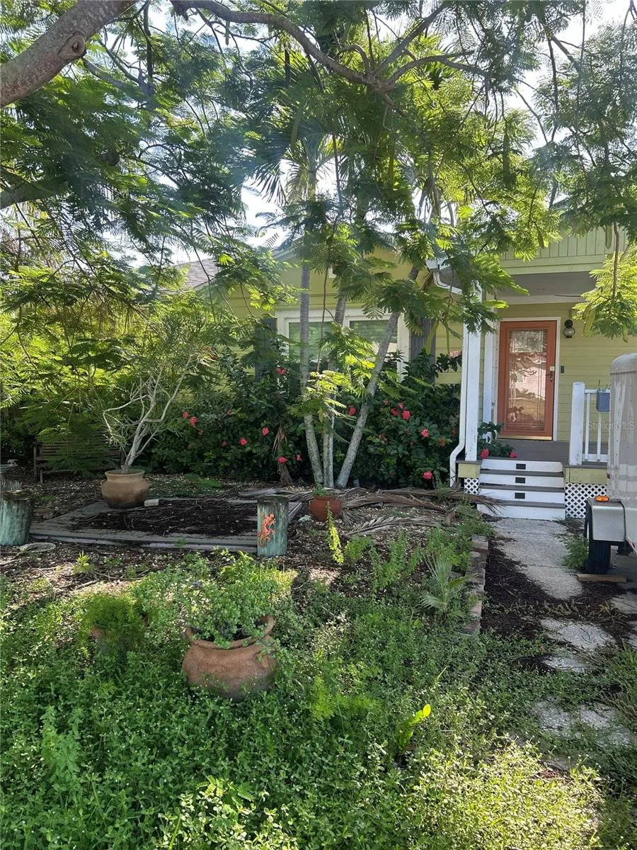 3008 DUPONT STREET S Gulfport, FL 33707