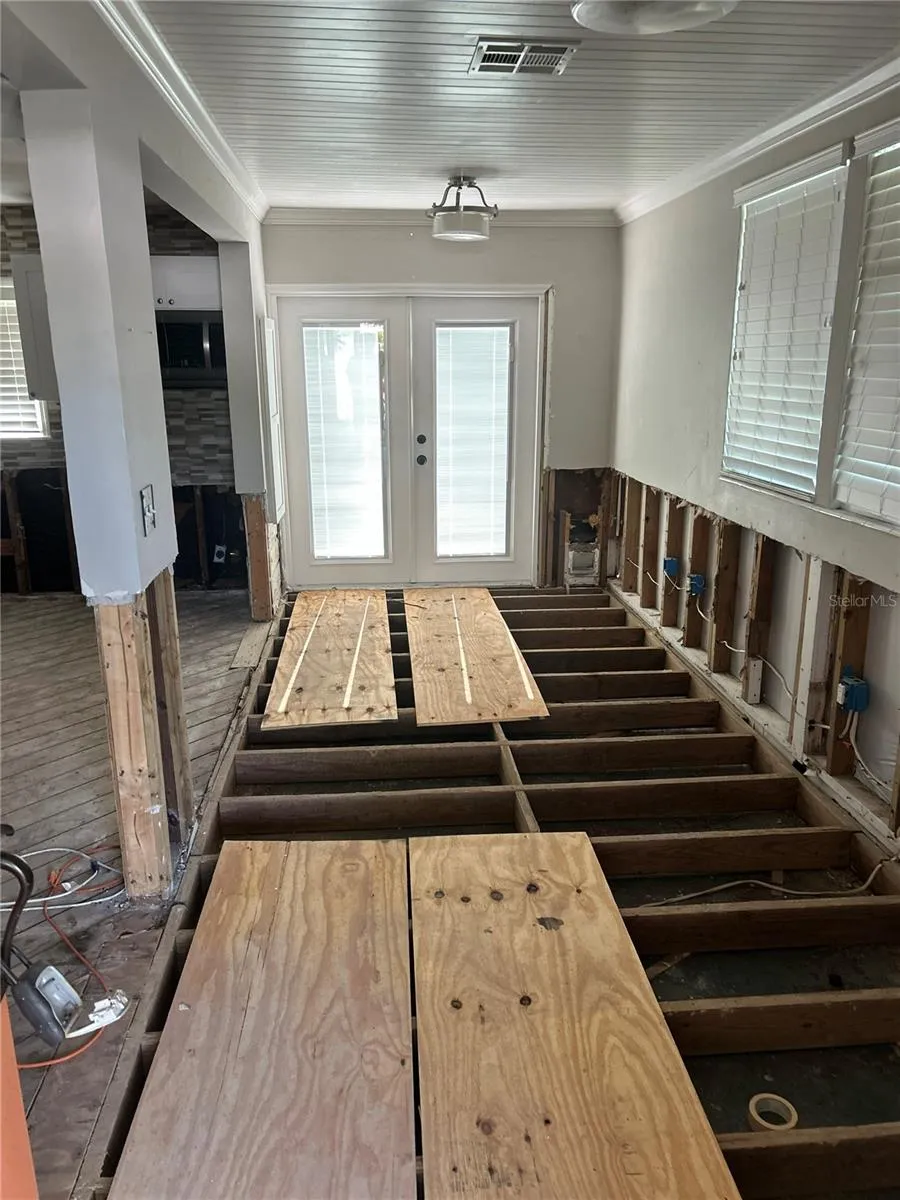 3008 DUPONT STREET S Gulfport, FL 33707
