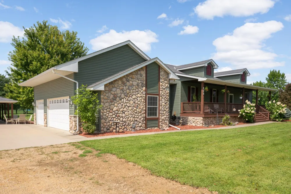 423 Doppy Lane Le Sueur, MN 56058