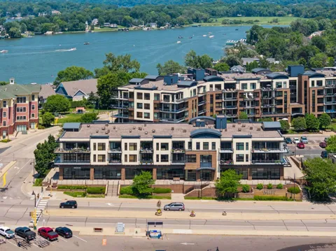 4100 Shoreline Drive #S304