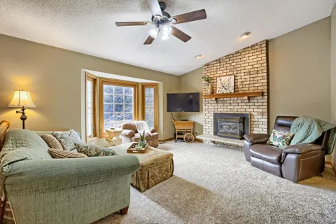12140 Kenyon Court NE