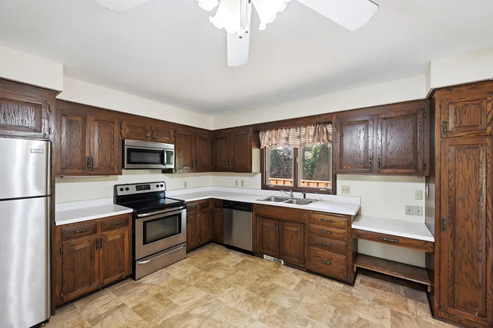 12275 W Timber Lane Maple Grove, MN 55369