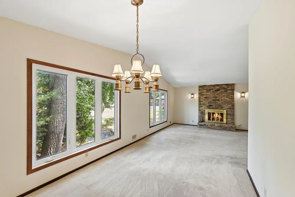 12275 W Timber Lane Maple Grove, MN 55369