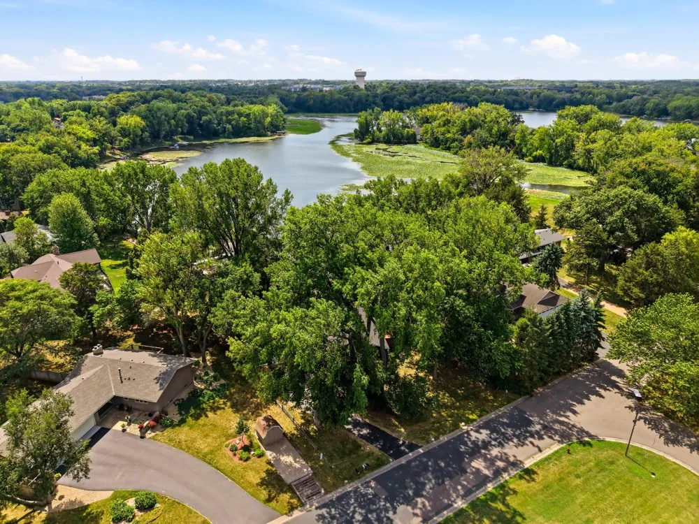12275 W Timber Lane Maple Grove, MN 55369