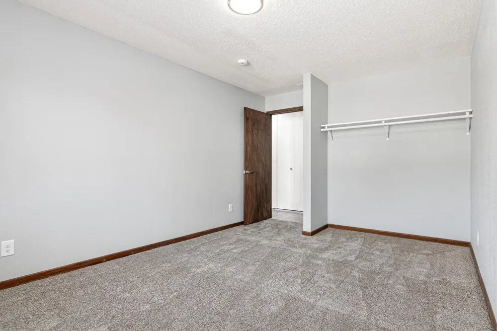 2210 Eldridge Ave E #201 North Saint Paul, MN 55109
